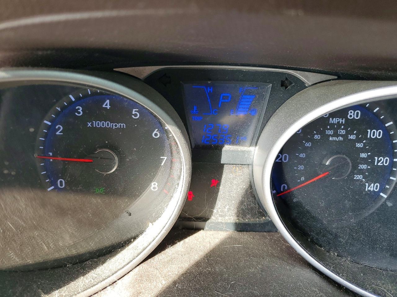 2013 HYUNDAI TUCSON GL photo 17