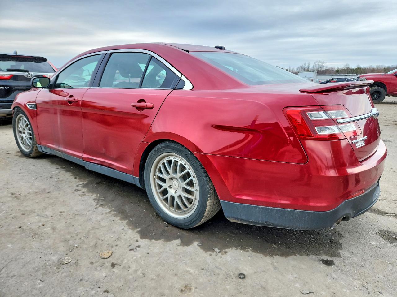 2014 FORD TAURUS SHO photo 2