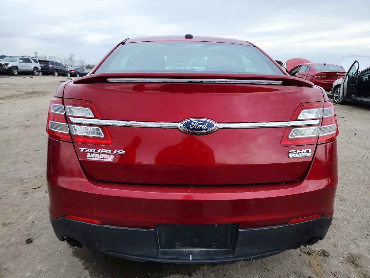 2014 FORD TAURUS SHO photo 6