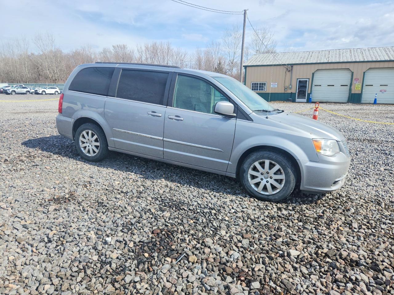 2015 CHRYSLER TOWN & COUNTRY TOURING photo 4