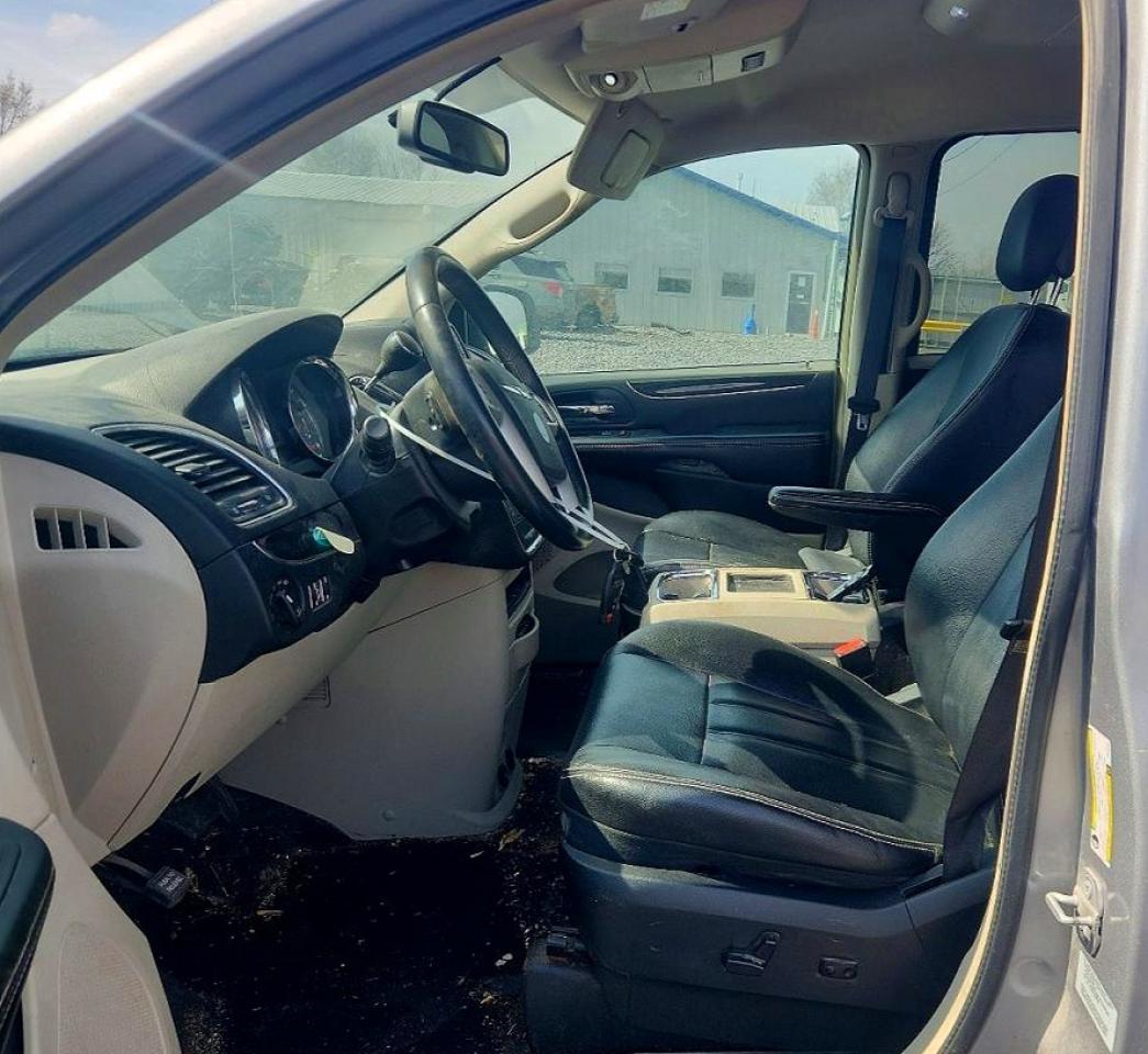 2015 CHRYSLER TOWN & COUNTRY TOURING photo 7