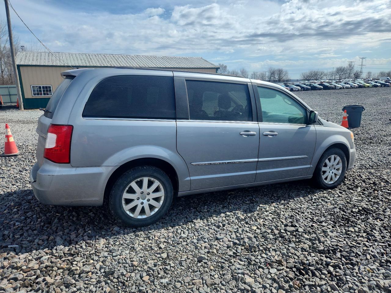 2015 CHRYSLER TOWN & COUNTRY TOURING photo 3