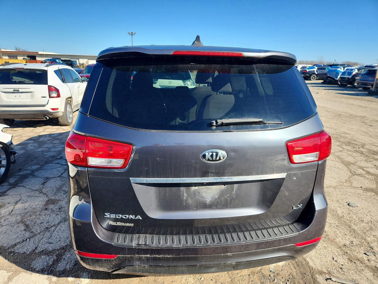 2017 KIA SEDONA LX photo 6
