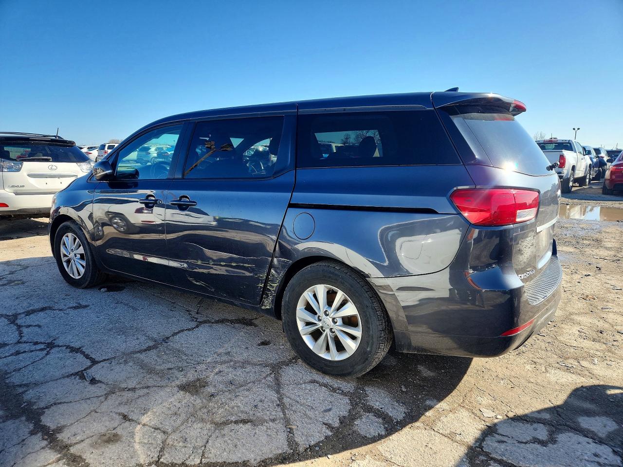 2017 KIA SEDONA LX photo 2