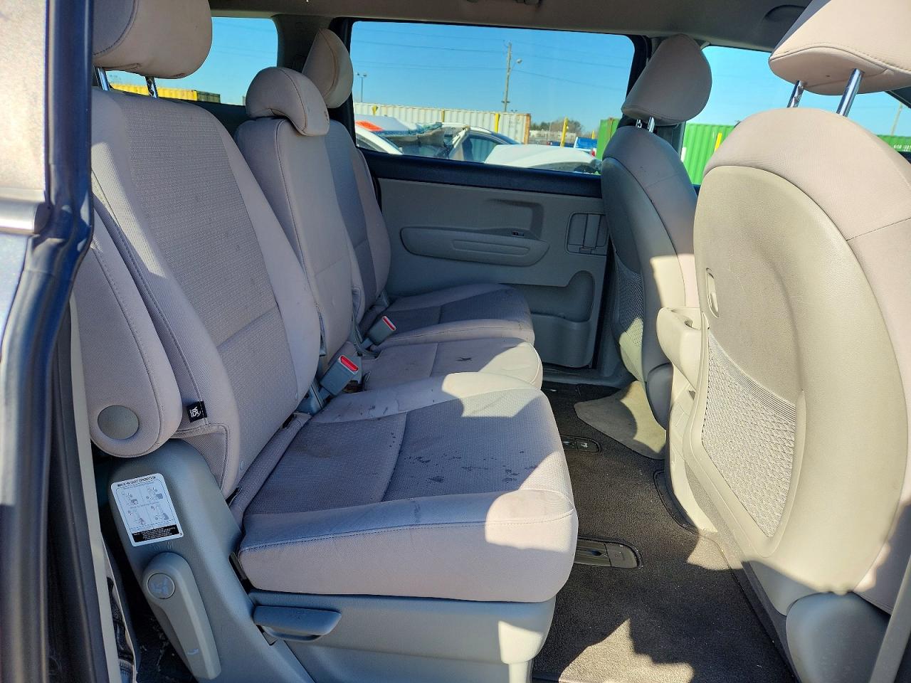 2017 KIA SEDONA LX photo 11