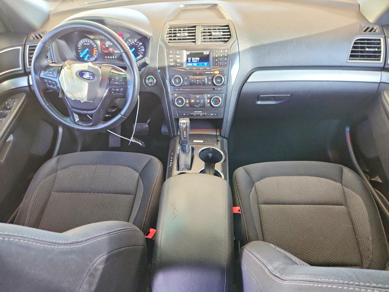 2017 FORD EXPLORER XLT photo 8