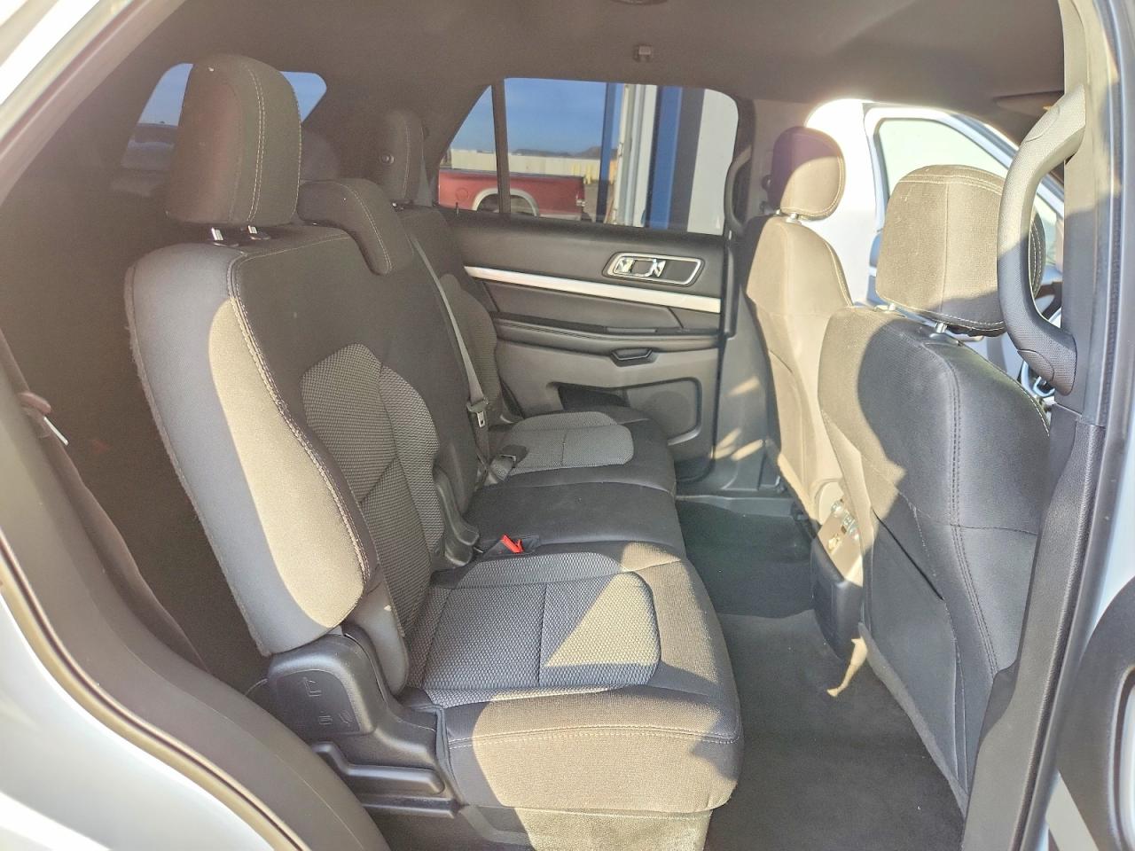 2017 FORD EXPLORER XLT photo 11
