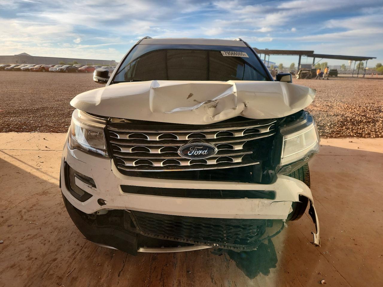 2017 FORD EXPLORER XLT photo 5