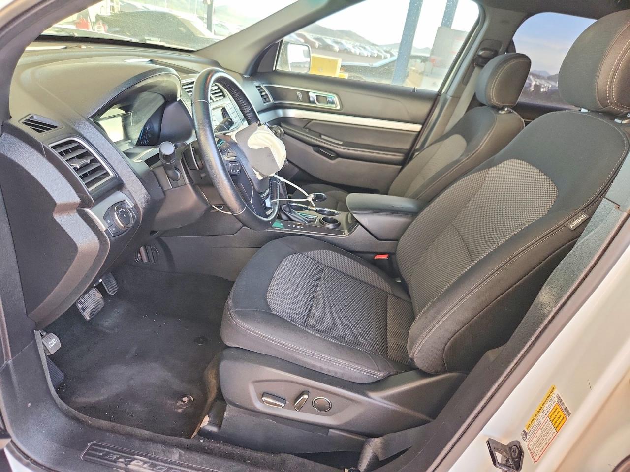 2017 FORD EXPLORER XLT photo 7