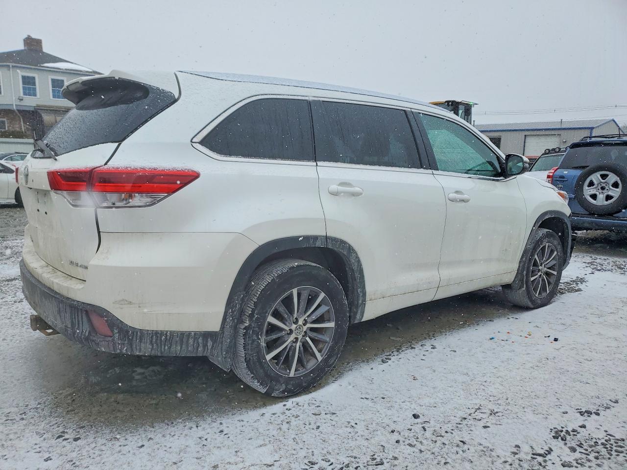 2018 TOYOTA HIGHLANDER XLE photo 5