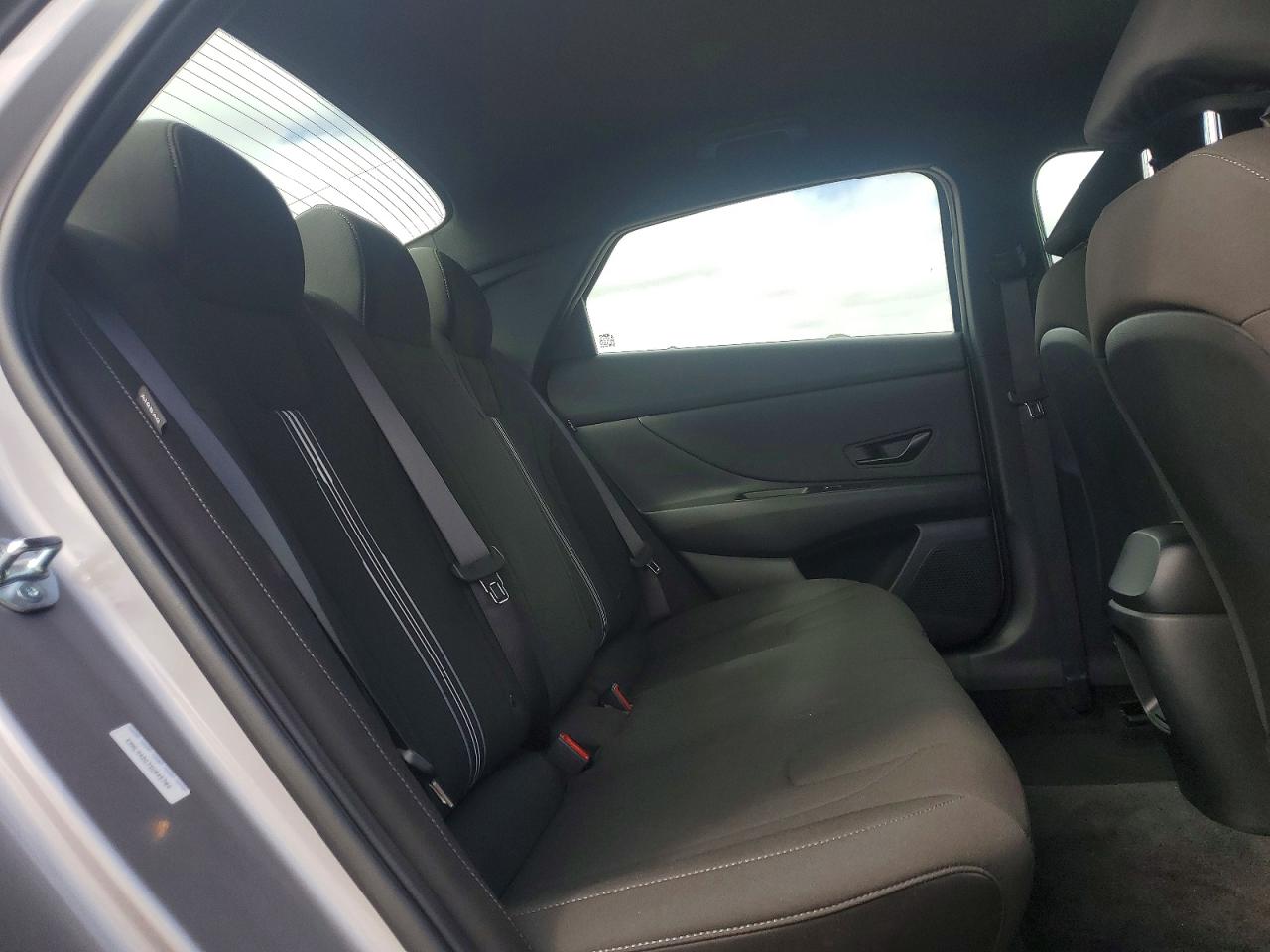 2025 HYUNDAI ELANTRA SEL SPORT photo 10