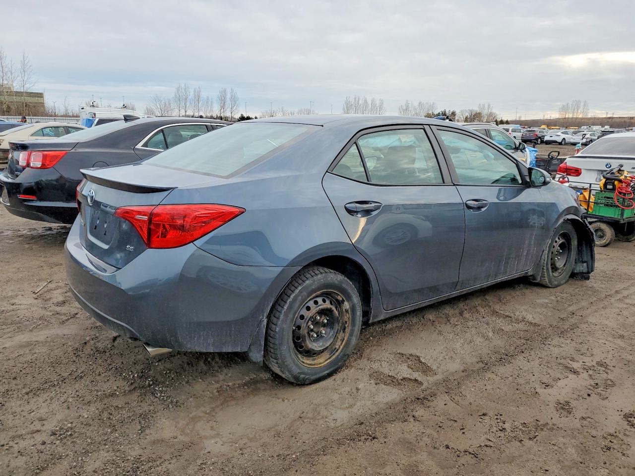 2018 TOYOTA COROLLA L photo 3