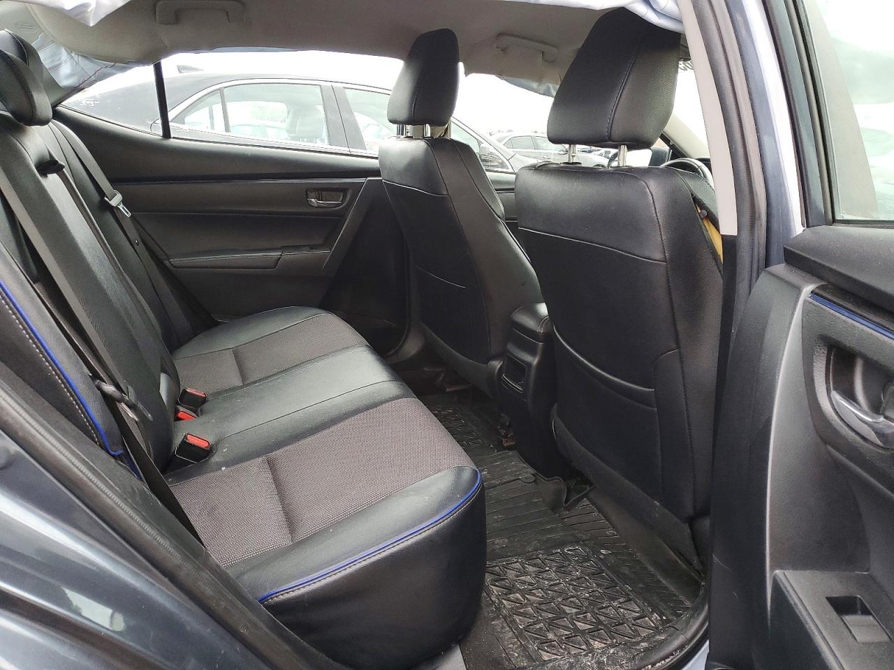 2018 TOYOTA COROLLA L photo 10
