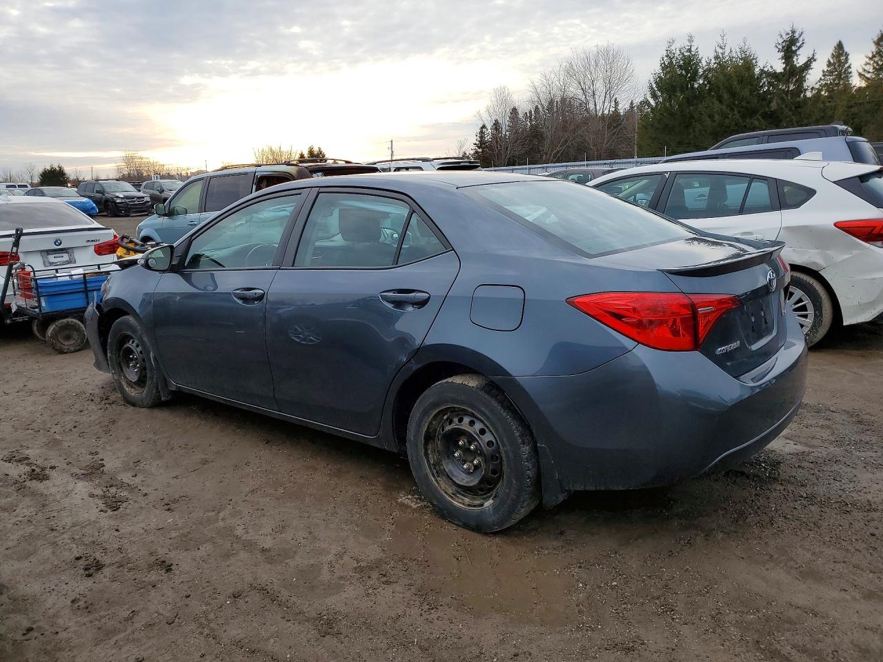 2018 TOYOTA COROLLA L photo 2