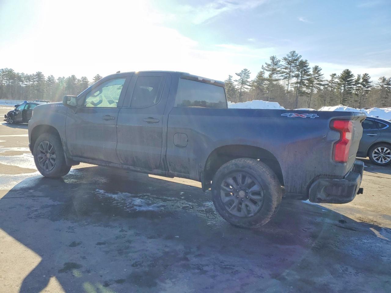 2021 CHEVROLET SILVERADO K1500 CUSTOM photo 3