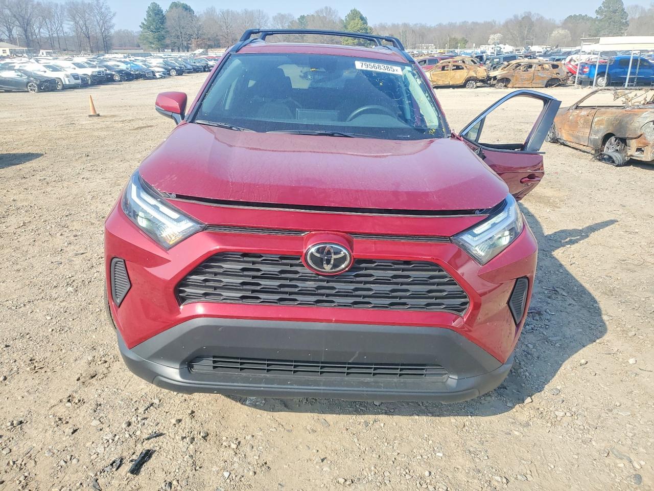 2025 TOYOTA RAV4 XLE photo 13