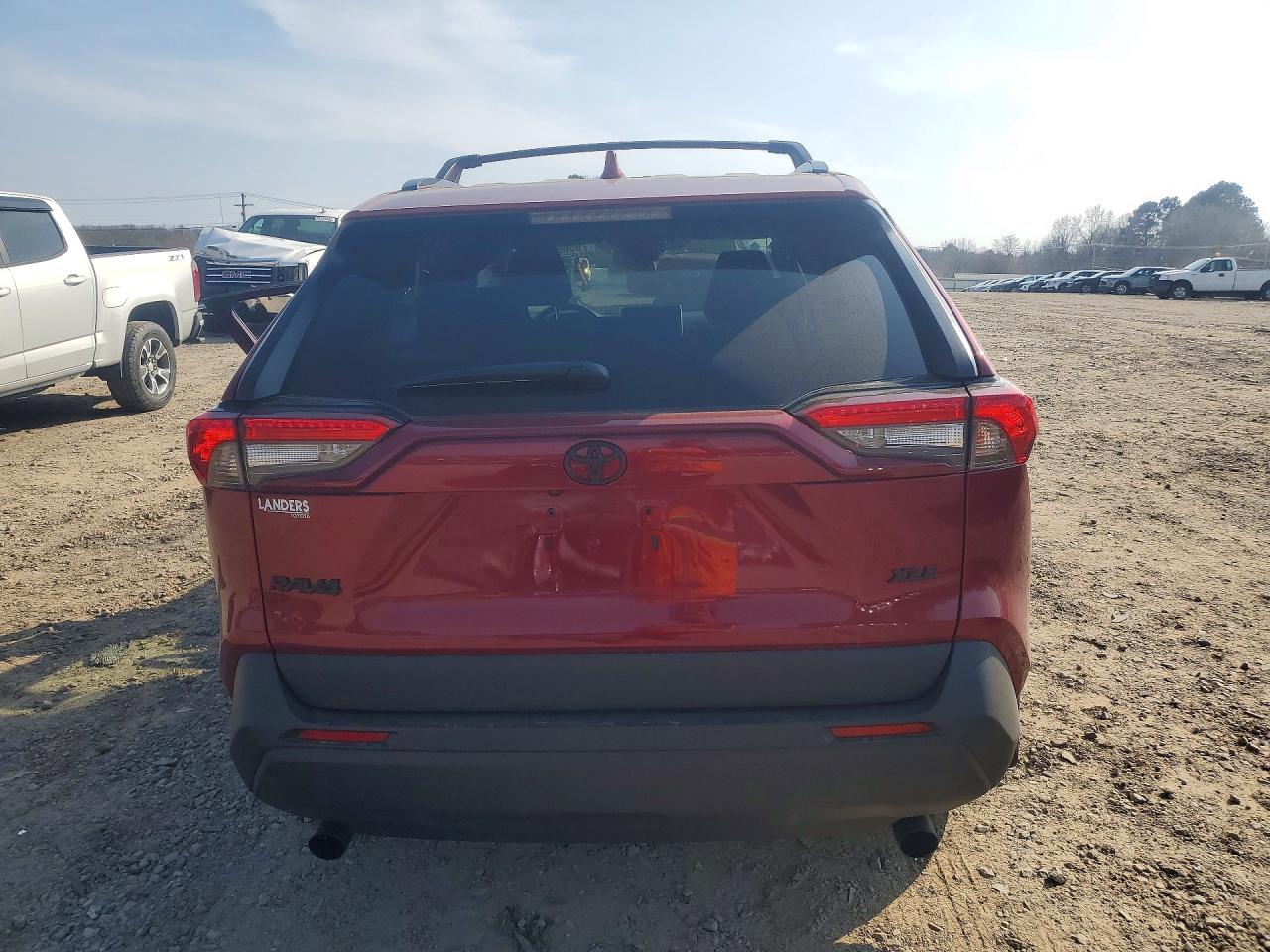 2025 TOYOTA RAV4 XLE photo 16