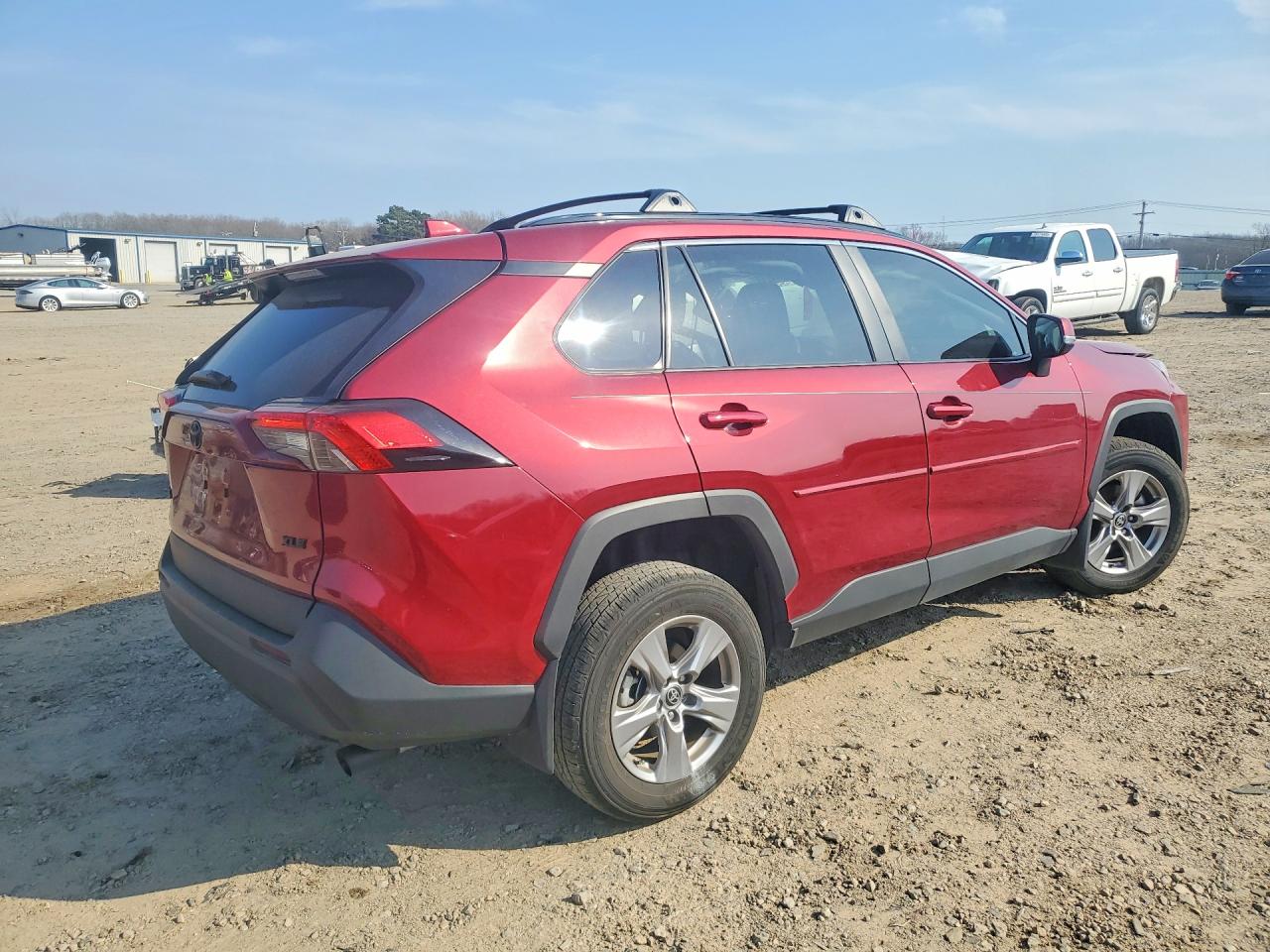 2025 TOYOTA RAV4 XLE photo 7