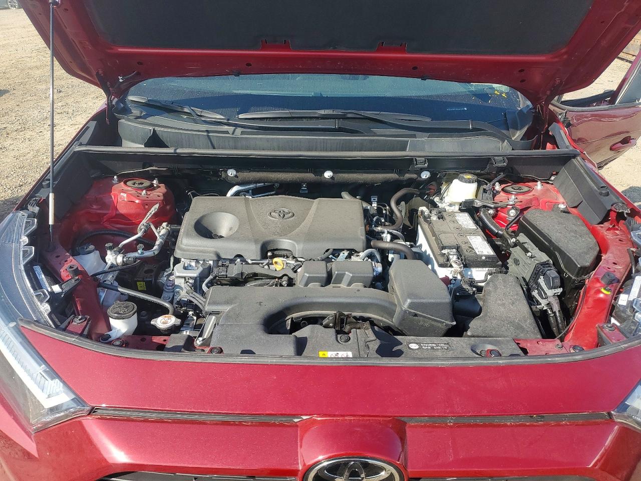 2025 TOYOTA RAV4 XLE photo 34