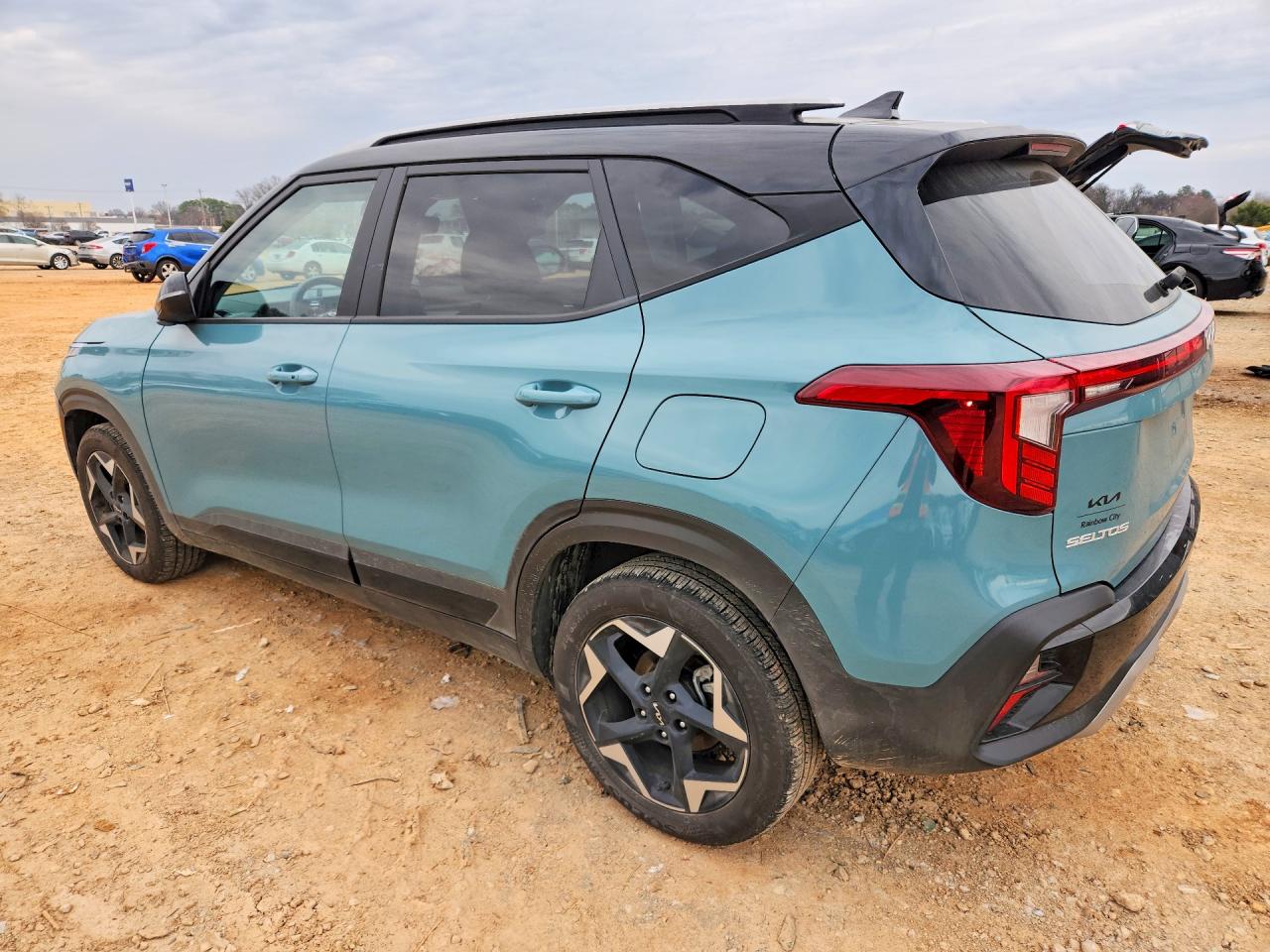 2025 KIA SELTOS S photo 3