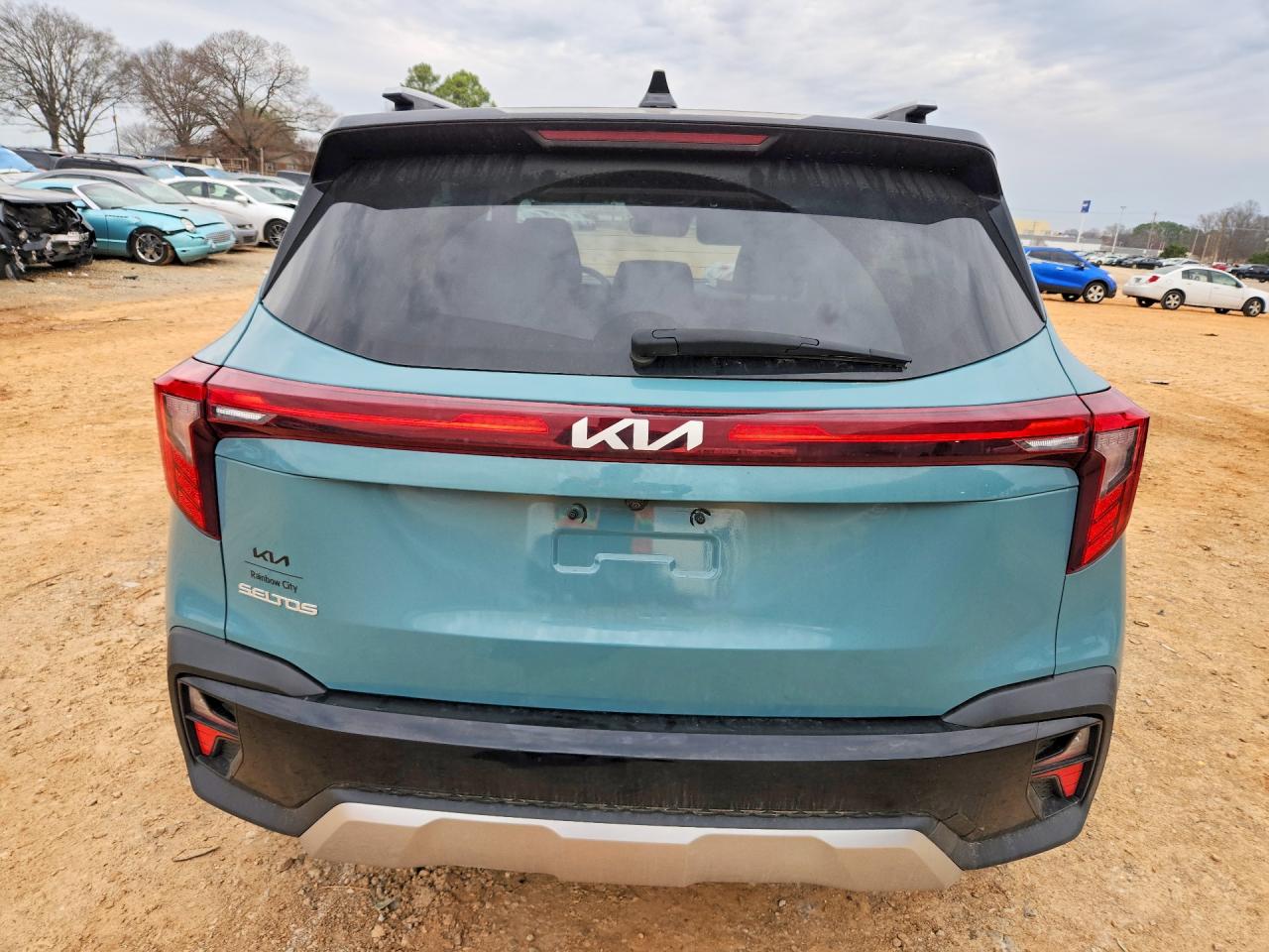 2025 KIA SELTOS S photo 11
