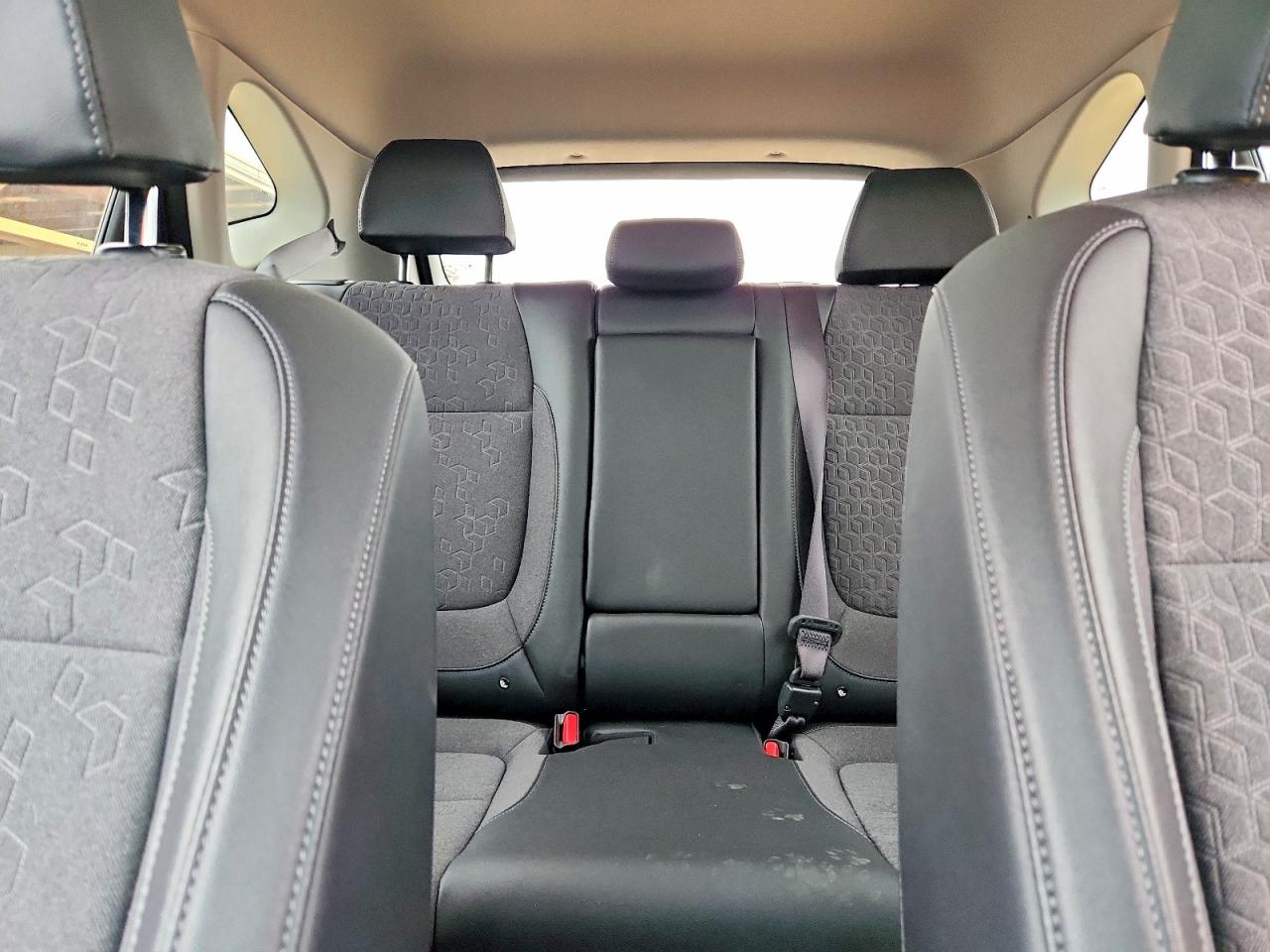 2025 KIA SELTOS S photo 19
