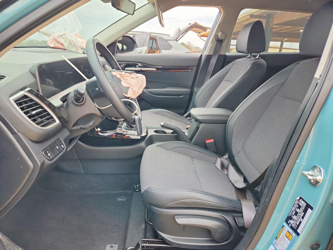 2025 KIA SELTOS S photo 13