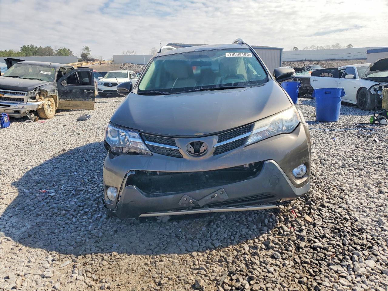 2015 TOYOTA RAV4 XLE photo 13