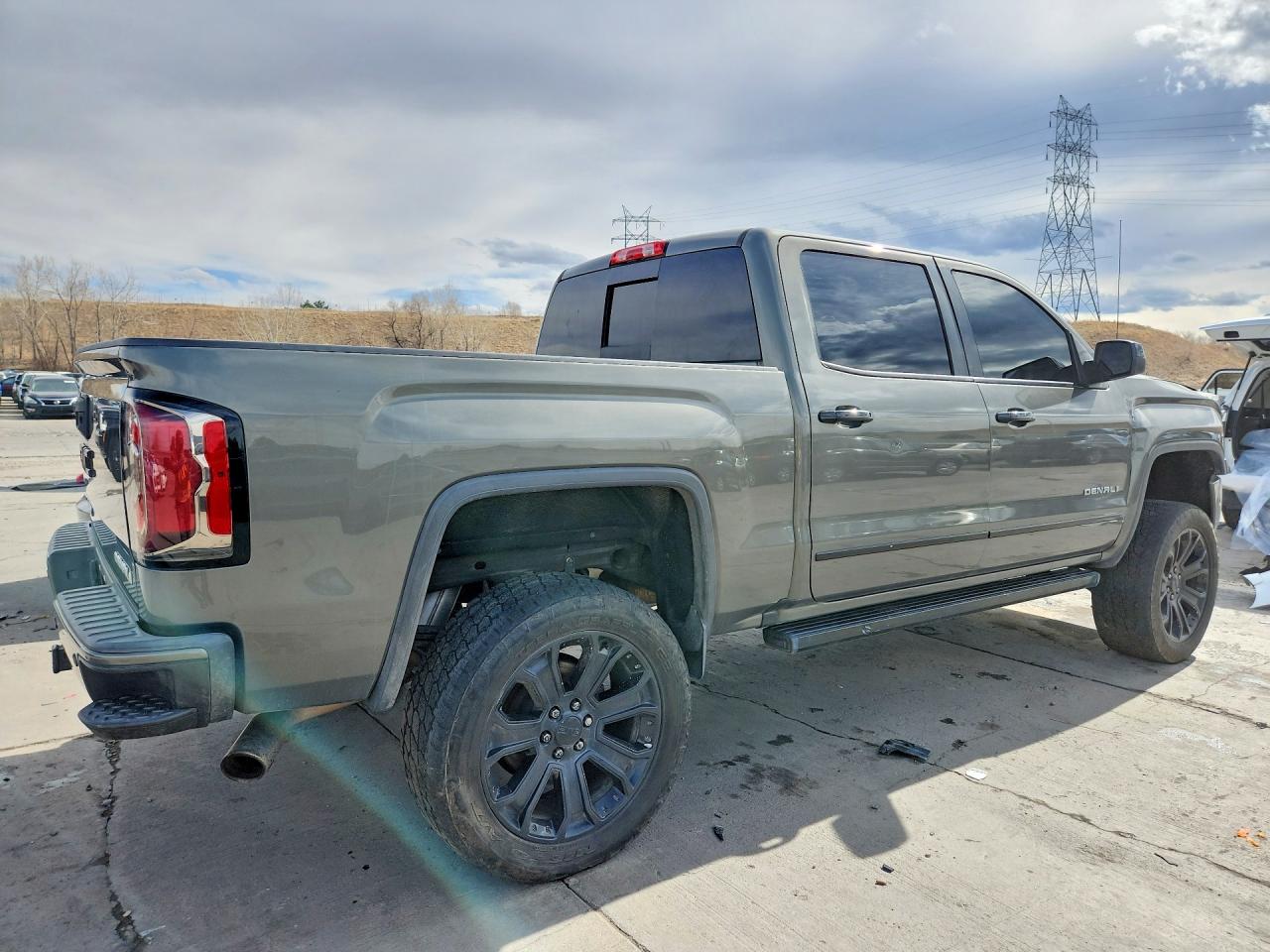 2017 GMC SIERRA K1500 DENALI photo 5
