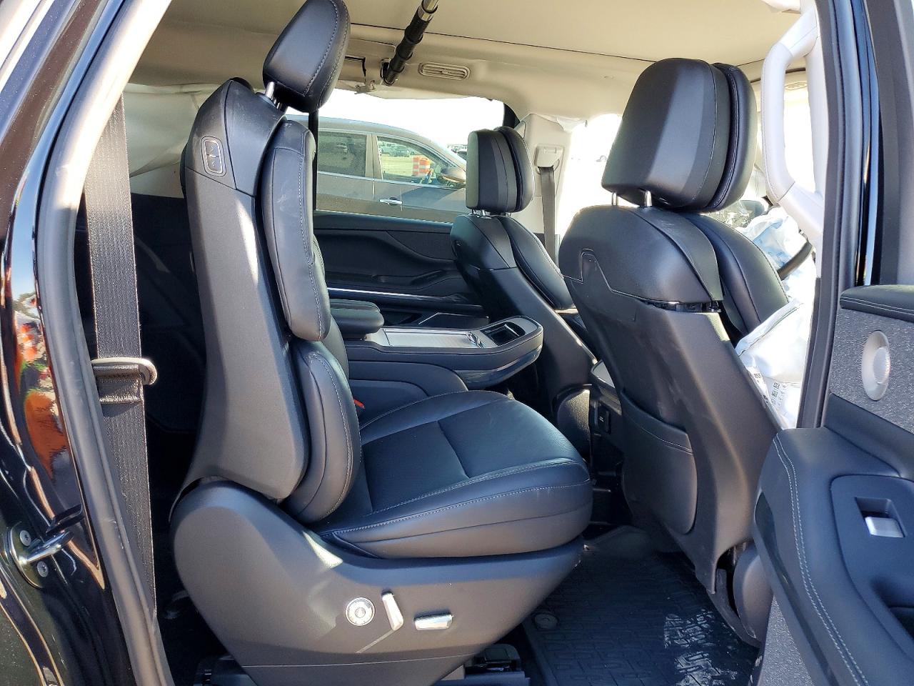 2025 LINCOLN NAVIGATOR L RESERVE photo 11