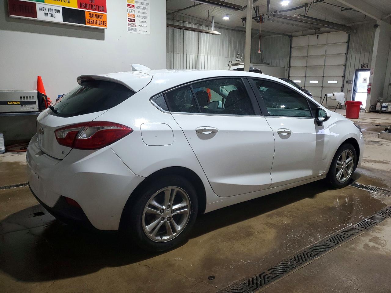 2017 CHEVROLET CRUZE LT photo 3