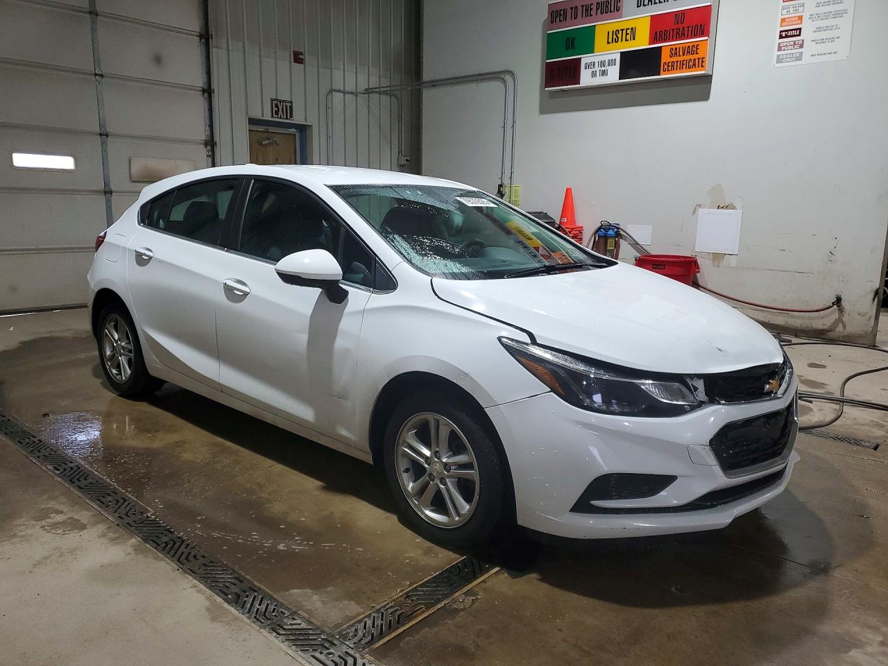 2017 CHEVROLET CRUZE LT photo 4