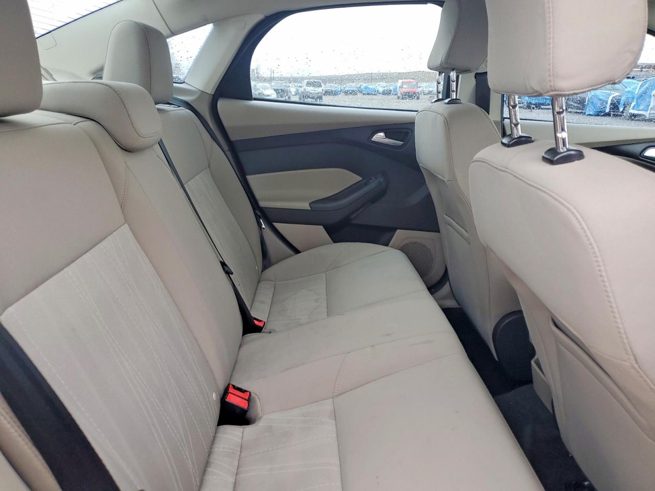2015 FORD FOCUS SE photo 10