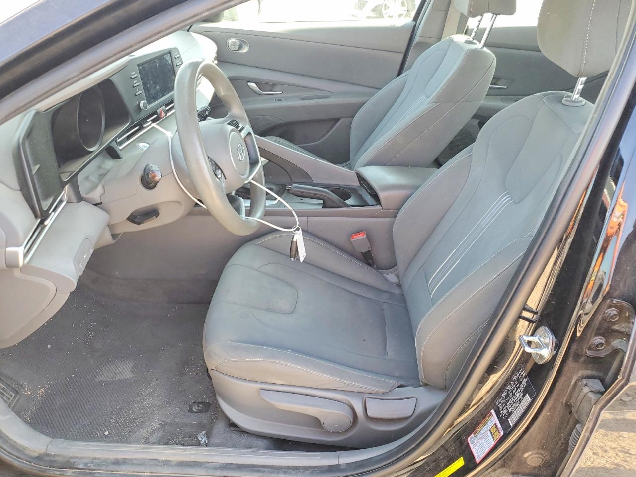 2023 HYUNDAI ELANTRA SEL photo 7