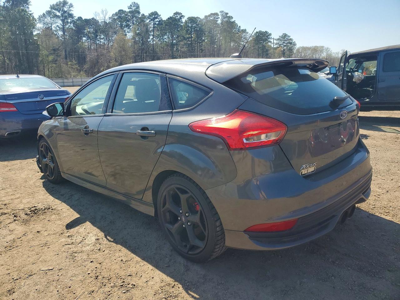 2017 FORD FOCUS ST photo 2