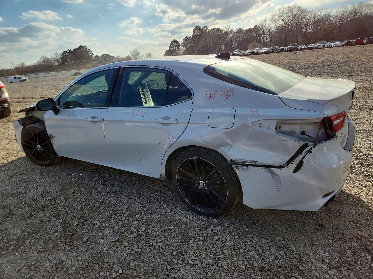 2022 TOYOTA CAMRY XSE photo 2