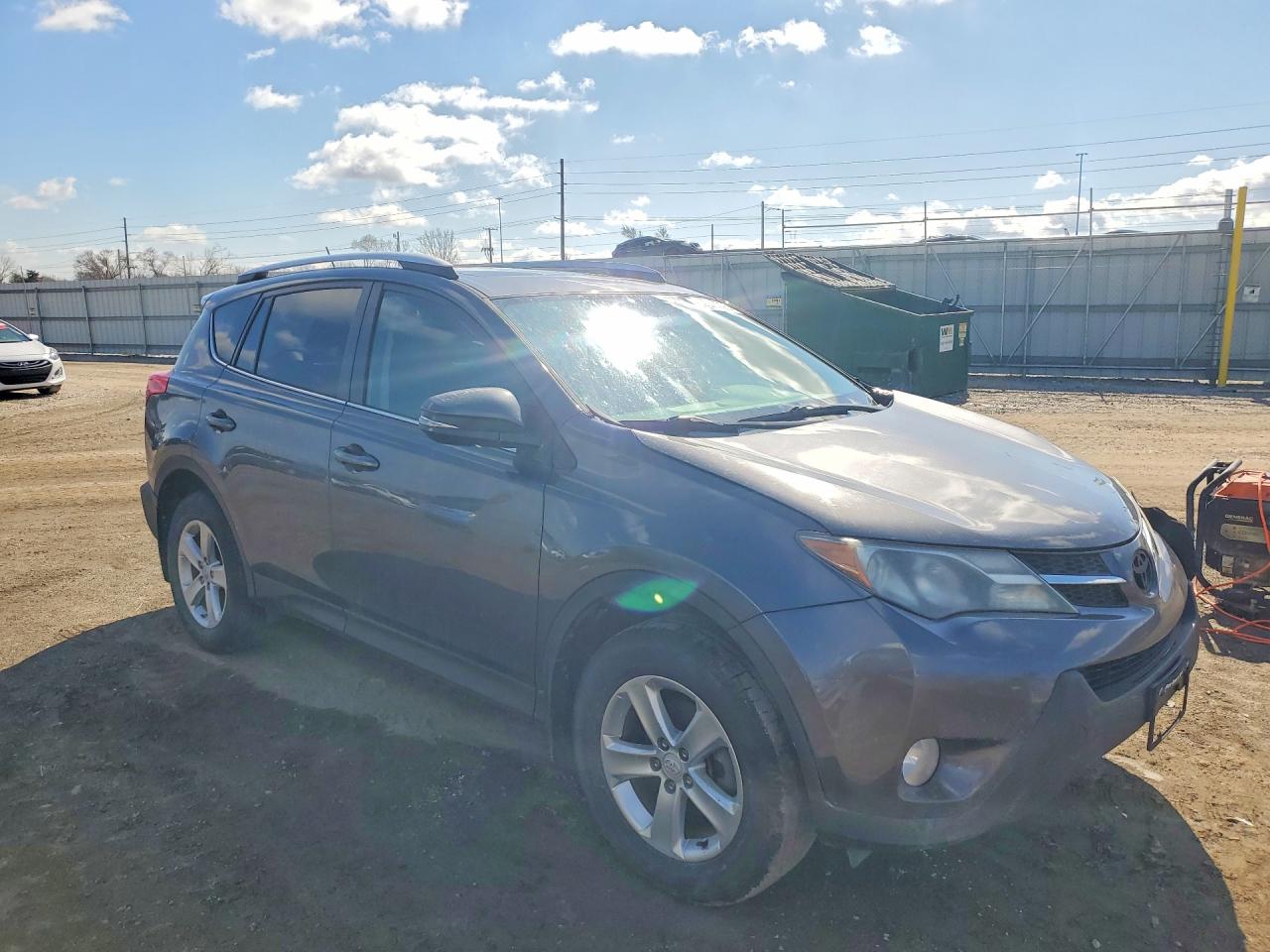 2014 TOYOTA RAV4 XLE photo 10
