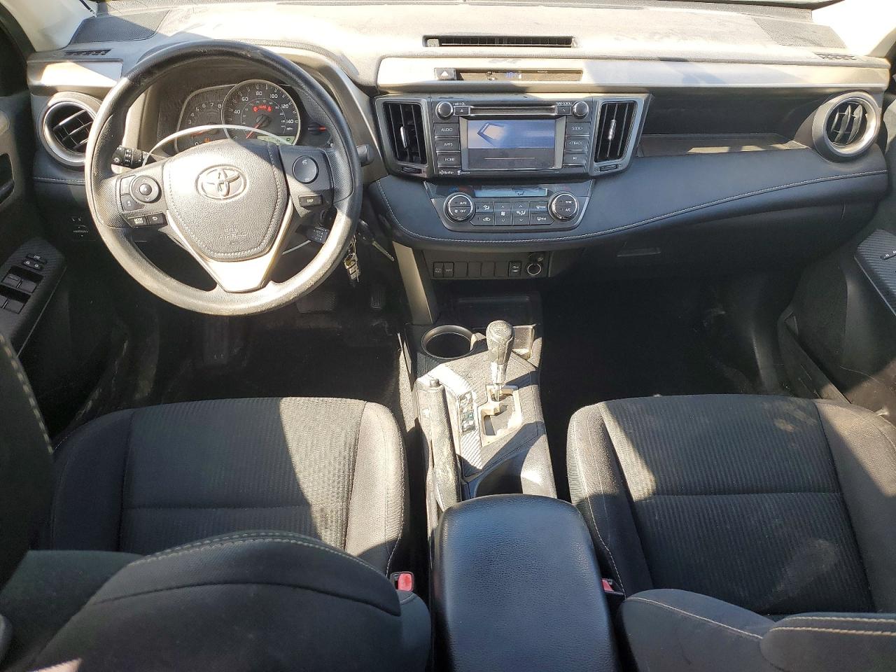2014 TOYOTA RAV4 XLE photo 22