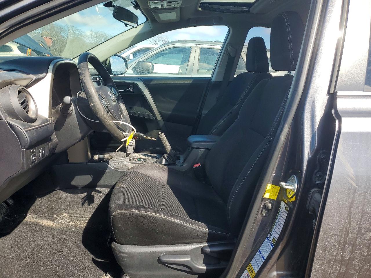 2014 TOYOTA RAV4 XLE photo 19