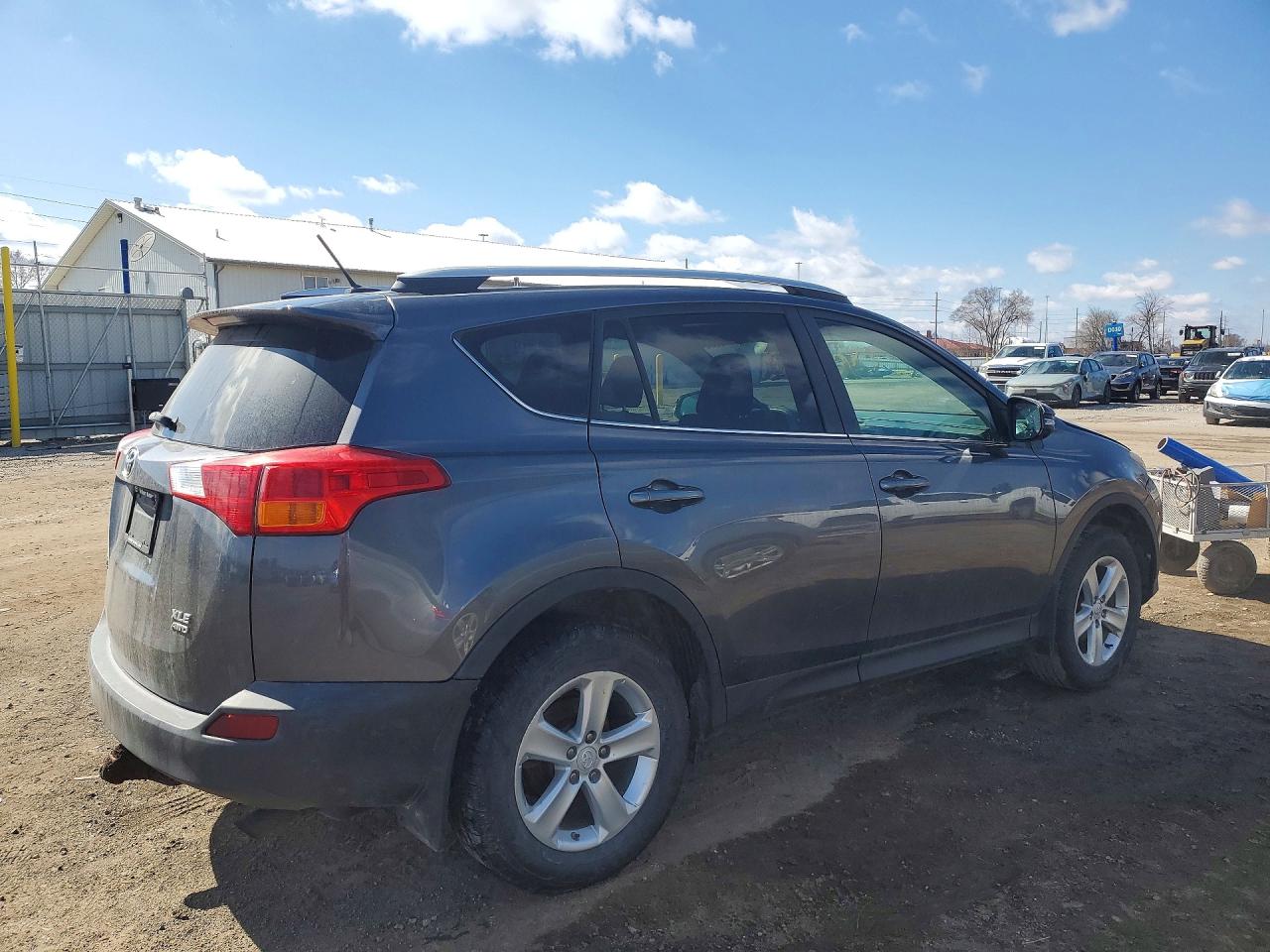 2014 TOYOTA RAV4 XLE photo 7