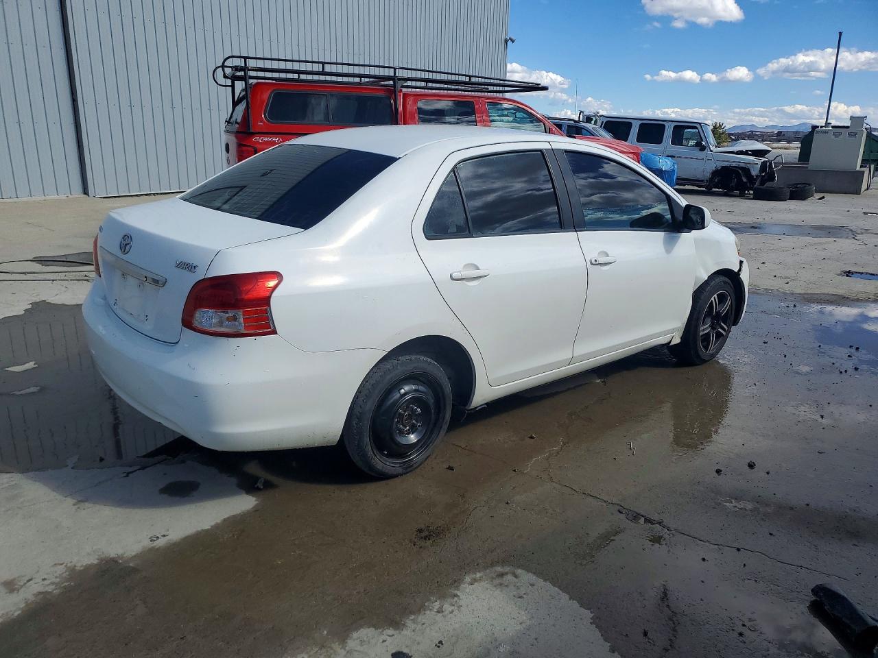 2009 TOYOTA YARIS BASE photo 3