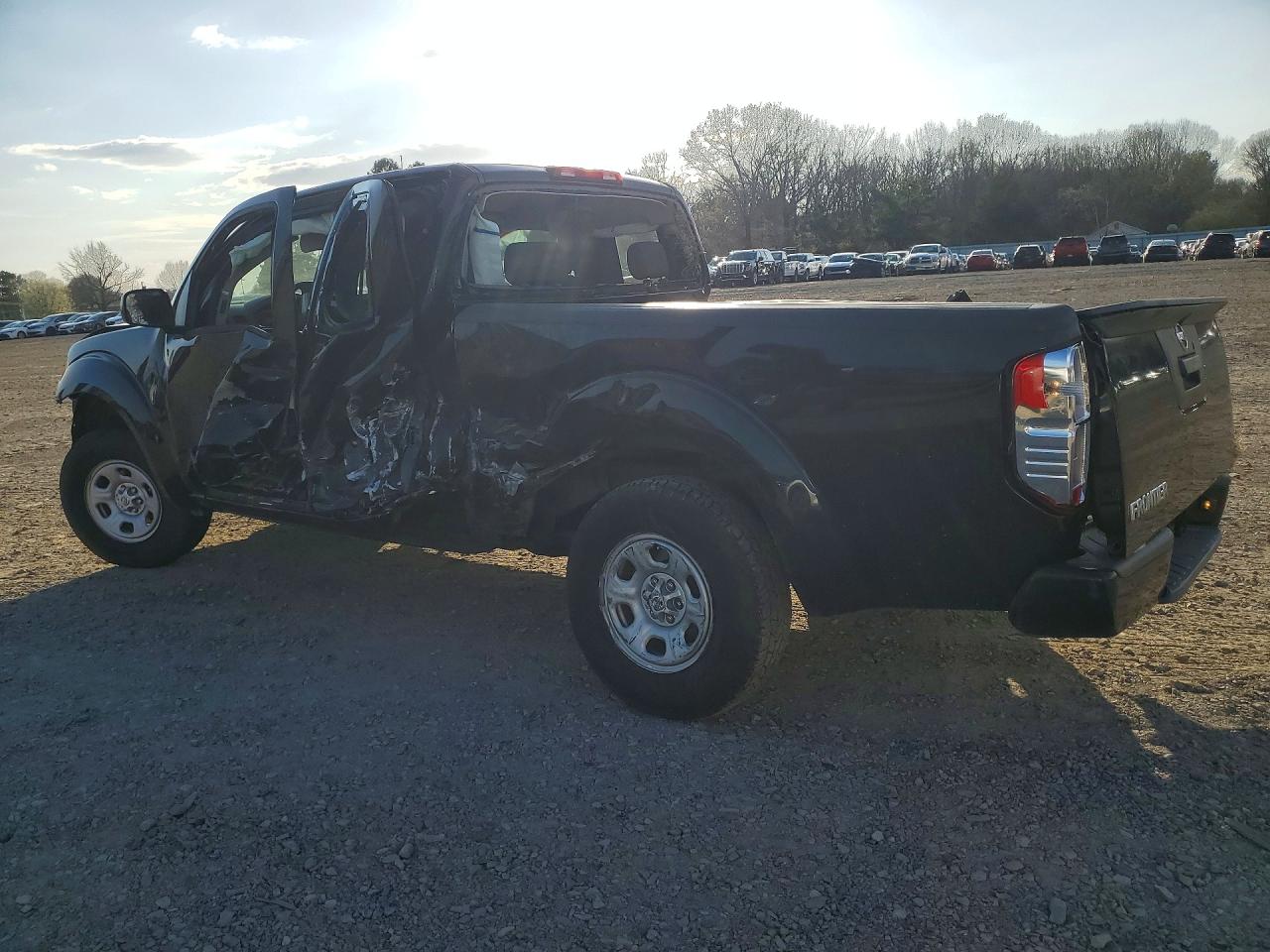 2019 NISSAN FRONTIER S photo 4
