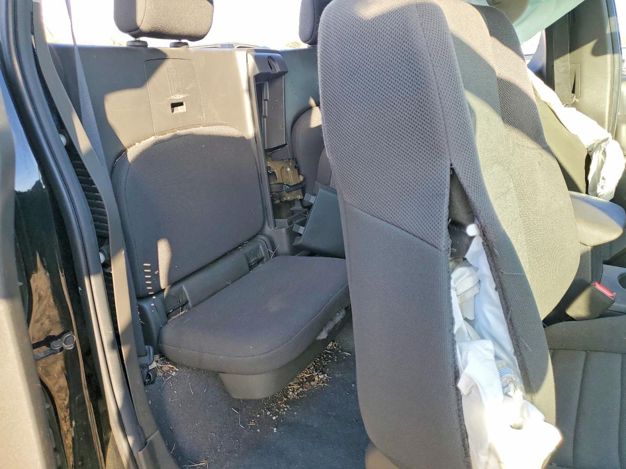 2019 NISSAN FRONTIER S photo 28