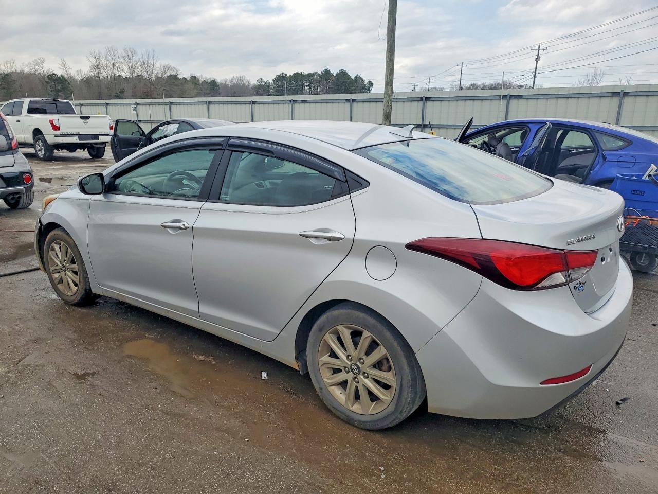 2014 HYUNDAI ELANTRA SE photo 3