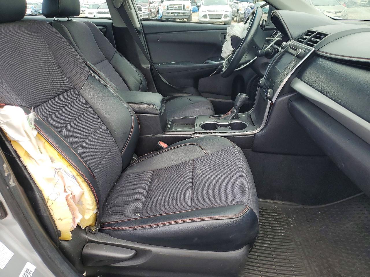 2016 TOYOTA CAMRY photo 13