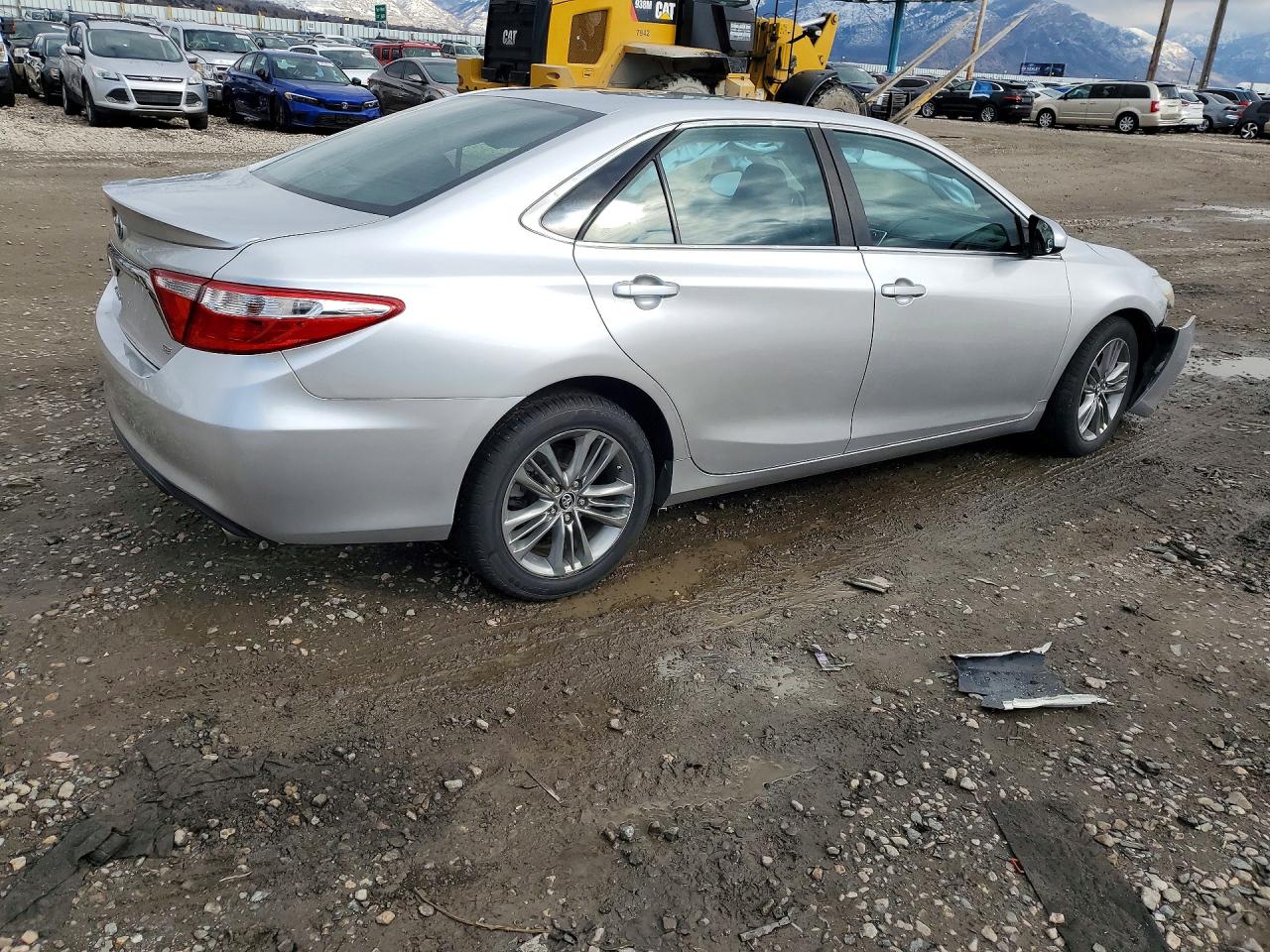 2016 TOYOTA CAMRY photo 5