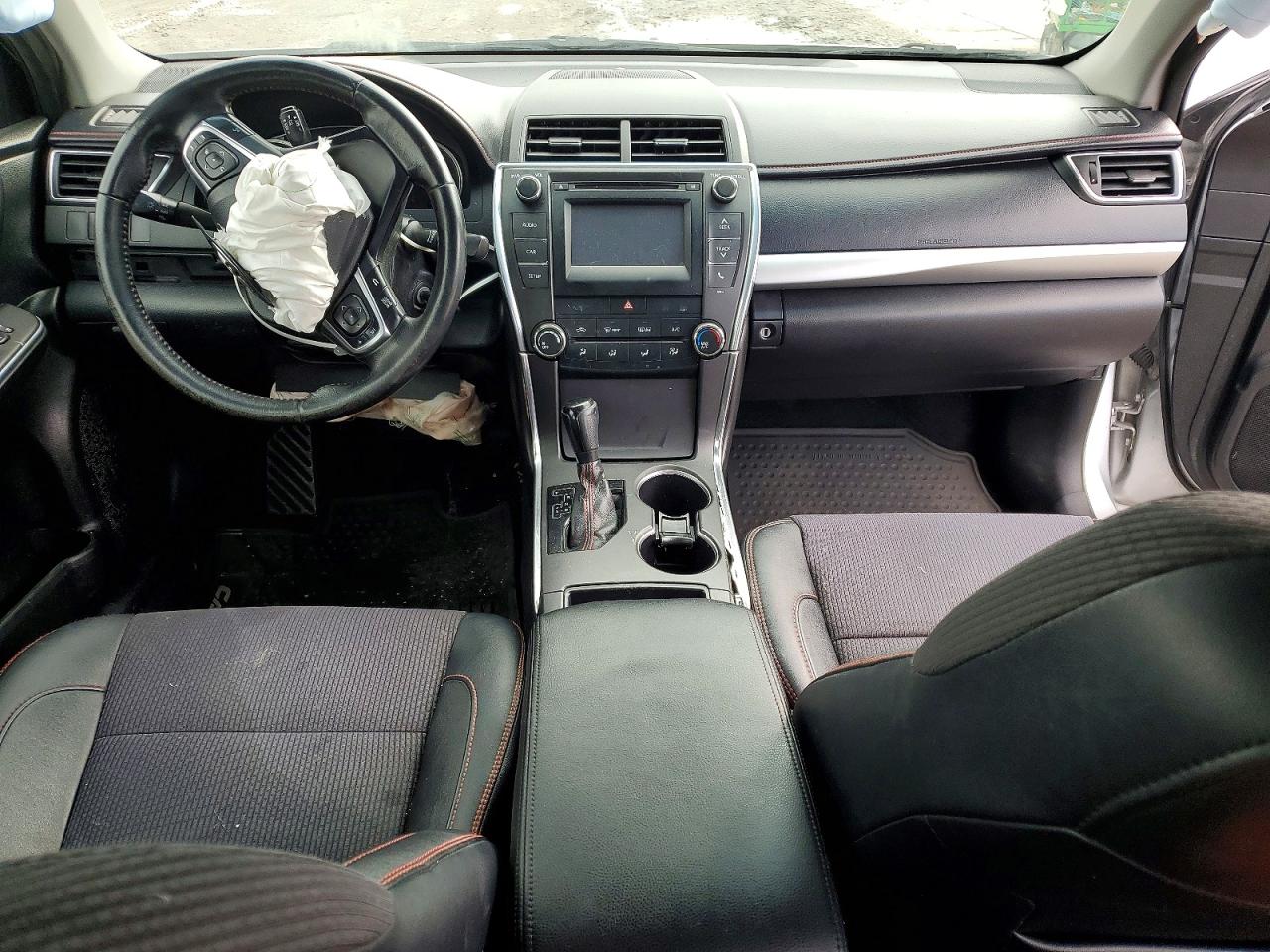 2016 TOYOTA CAMRY photo 15