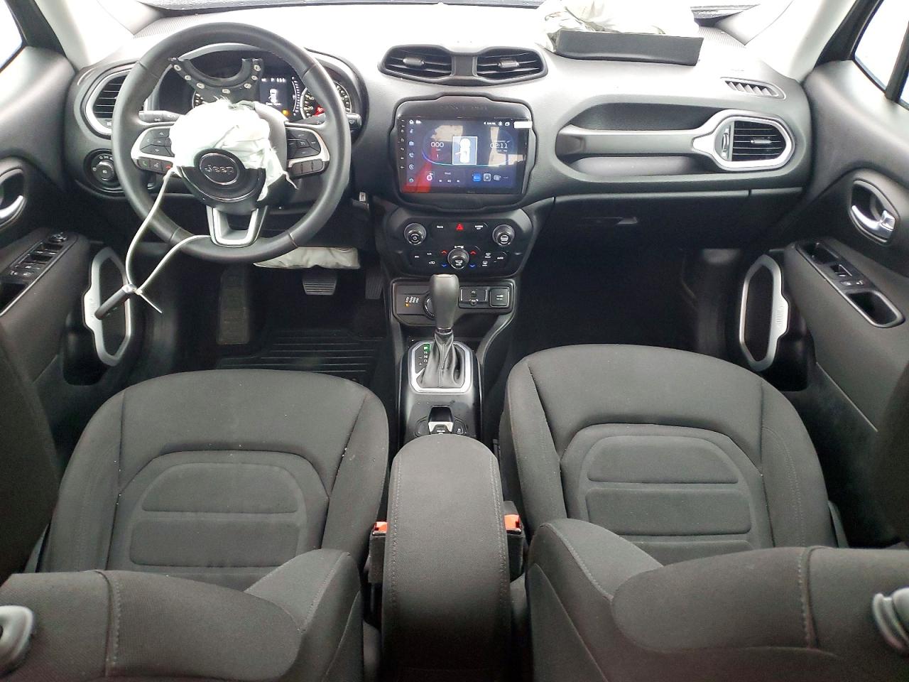 2019 JEEP RENEGADE LATITUDE photo 8