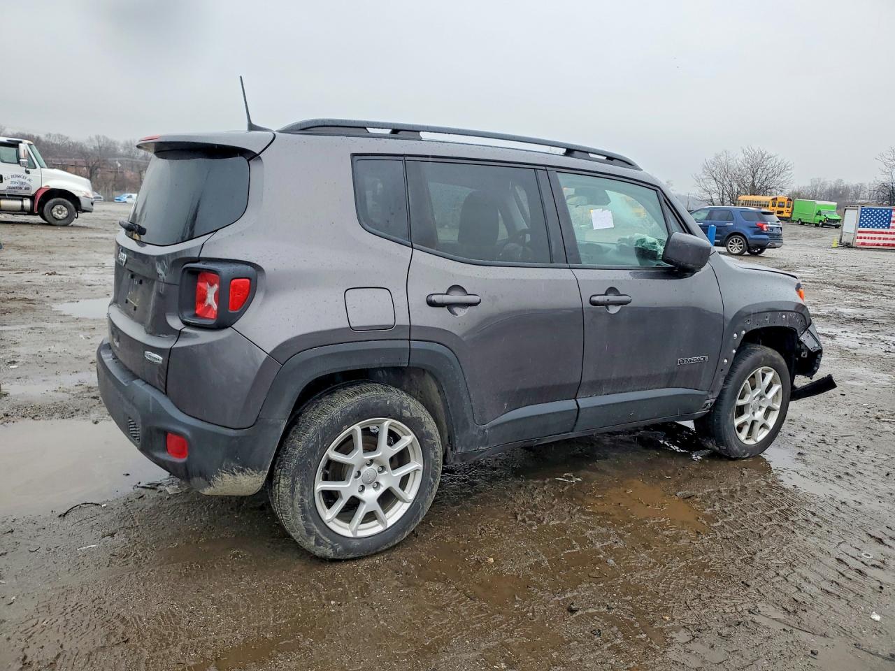 2019 JEEP RENEGADE LATITUDE photo 3