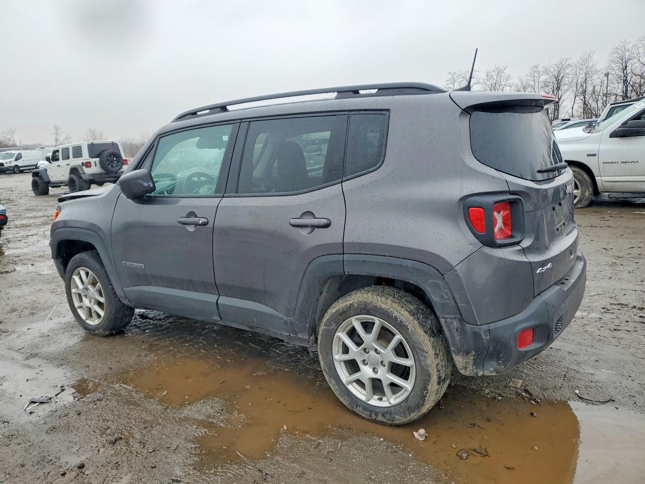 2019 JEEP RENEGADE LATITUDE photo 2